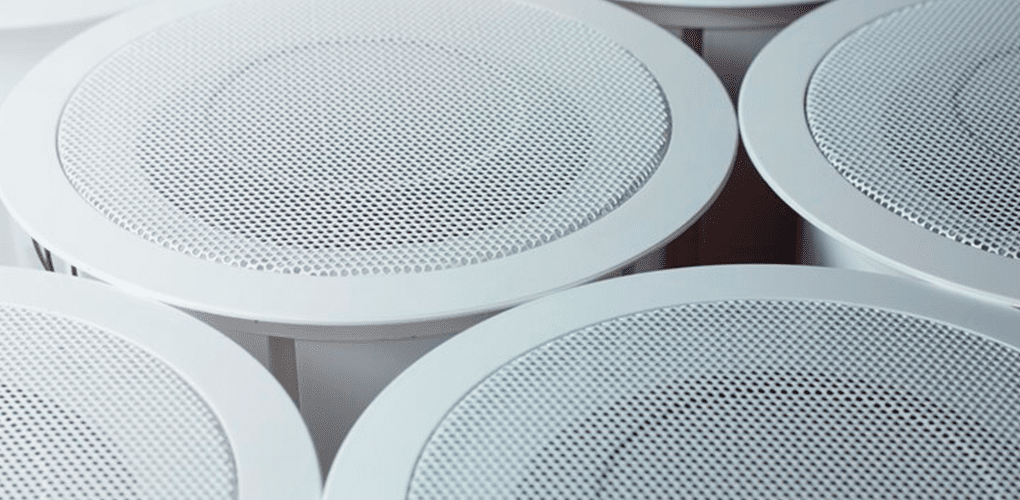 Amplificadores para Ambientes Comerciais: Controle e Distribuição Eficiente de Som